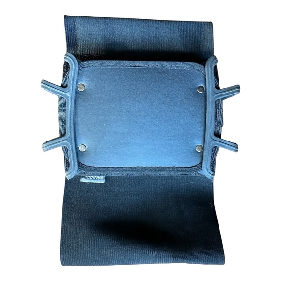 Black Car Headrest Mount Silicon Holder for Tablets and Switch - Picture 3 of 4